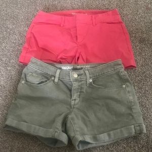 Set of size 0 colored shorts